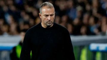 فليك يشيد برباعي برشلونة بعد الفوز على بلباو فليك يشيد برباعي برشلونة بعد الفوز على بلباو