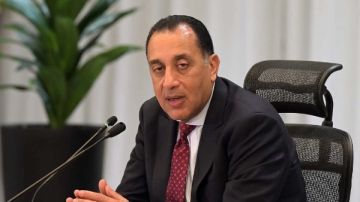 مؤتمر صحفي لرئيس الوزراء غدا .. هل يعلن تفاصيل زيادة المرتبات والحد الأدنى؟