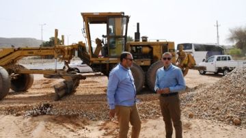 محافظ أسوان يوجه بالتحفظ على أسطوانات بوتاجاز لباعة متجولين لبيعها بأزيد من الأسعار الرسمية المقررة.. ويتفقد أعمال التمهيد لإعادة الشيء لأصله بمحيط منطقة فيلة