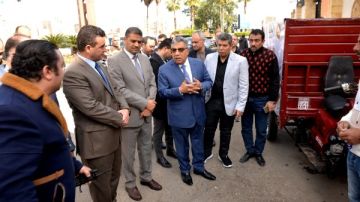 محافظ الدقهلية يتفقد منظومة التروسيكلات الجديدة لتوزيع الخبز ويوجه بإنشاء منفذ بعزبتي النهضة والهويس صور