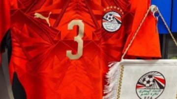 محمد هاني يرتدي شارة القيادة لمنتخب مصر أمام إسبانيا