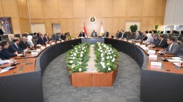 وزراء الصناعة والاستثمار والمالية يبحثون تطوير البرنامج الوطني لتنمية صناعة السيارات