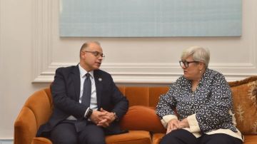 وزير الاستثمار يؤكد تعزيز الاستثمارات الخضراء وتفعيل منصة شهادات الطاقة المتجددة وزير الاستثمار يؤكد تعزيز الاستثمارات الخضراء وتفعيل منصة شهادات الطاقة المتجددة