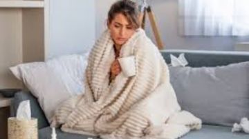 استنشاق البخار الأبرز.. خطوات سريعة لعلاج نزلات البرد والكحة وانسداد الأنف استنشاق البخار الأبرز.. خطوات سريعة لعلاج نزلات البرد والكحة وانسداد الأنف