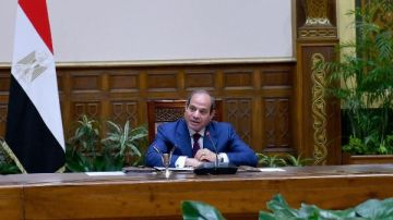 الرئيس السيسي: الأم المصرية تاج الكرامة وسند الوطن في مواجهة التحديات الرئيس السيسي: الأم المصرية تاج الكرامة وسند الوطن في مواجهة التحديات