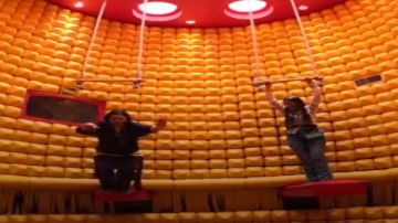 الراقصة دينا: مي عمر مش بتعرف ترقص الراقصة دينا: مي عمر مش بتعرف ترقص