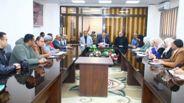 موجز أخبار الوادي الجديد.. نائب المحافظ يترأس اجتماع لجنة متابعة أداء الوحدات المحلية وضبط 2 طن أسمدة ومبيدات زراعية منتهية الصلاحية موجز أخبار الوادي الجديد.. نائب المحافظ يترأس اجتماع لجنة متابعة أداء الوحدات المحلية وضبط 2 طن أسمدة ومبيدات زراعية منتهية الصلاحية