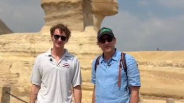 وزارة السياحة والآثار تنفذ حملة إعلامية توثق تجارب السائحين في مصر