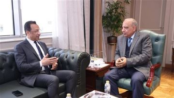 وزيرا الكهرباء والاتصالات يبحثان تطوير مراكز البيانات وجذب الاستثمارات الرقمية في مصر وزيرا الكهرباء والاتصالات يبحثان تطوير مراكز البيانات وجذب الاستثمارات الرقمية في مصر