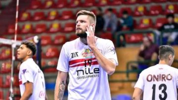 أزمات الزمالك لا تنتهى.. اتحاد الطائرة يجمد المحترف الروسي حتى نهاية الموسم أزمات الزمالك لا تنتهى.. اتحاد الطائرة يجمد المحترف الروسي حتى نهاية الموسم