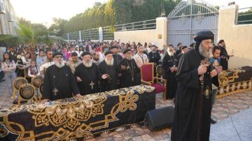 الأنبا فيلوباتير يكرم 330 مخدوما في ختام المرحلة الثانية من المهرجان الصيفي