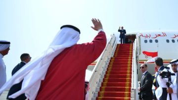 الرئيس السيسي يعود إلى أرض الوطن بعد زيارتين أخويتين للسعودية والبحرين الرئيس السيسي يعود إلى أرض الوطن بعد زيارتين أخويتين للسعودية والبحرين