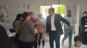 الصحة: مكافأة لفريق مستشفى الشيخ زايد التخصصي وإحالة إدارة زايد المركزي للتحقيق الصحة: مكافأة لفريق مستشفى الشيخ زايد التخصصي وإحالة إدارة زايد المركزي للتحقيق