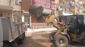بعد انتهاء موجة الأمطار.. رفع كفاءة شارع الكويت بحي شرق كفر الشيخ صور