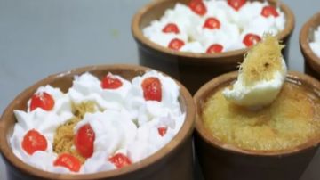 حلويات رمضان.. طريقة عمل طبقات البسبوسة بالكنافة والكريز والقشطة