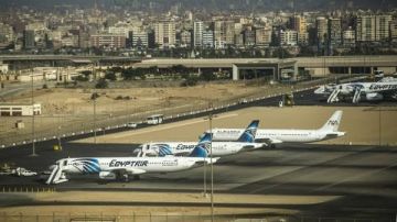 رغم تحديات إغلاق الأجواء .. المطارات المصرية تحافظ على قوة التشغيل وتسجل رقما قياسيا في المسافرين رغم تحديات إغلاق الأجواء .. المطارات المصرية تحافظ على قوة التشغيل وتسجل رقما قياسيا في المسافرين