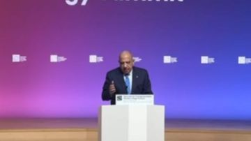 وزير الكهرباء يلقي كلمة مصر أمام القمة العالمية للطاقة النووية في باريس