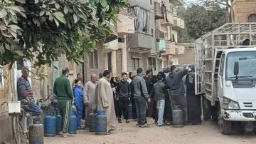 بسبب شكاوى المواطنين من عدم توافرها.. محلية كوم حمادة بالبحيرة تتابع توزيع أسطوانات البوتاجاز