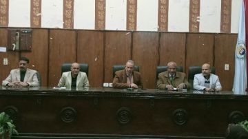 تعليم أسيوط تناقش خطوات تفعيل الوحدات الانتاجية بالمدارس الصناعية والزراعية