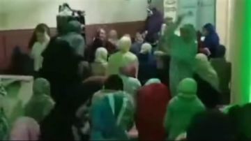 ضرب بالشباشب.. مشاجرة بين فتيات بمصلى السيدات في مسجد بالبحيرة تشعل السوشيال ميديا