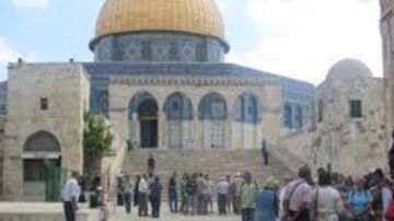 نشأت الديهي: إسرائيل تمهد لعمليات هدم المسجد الأقصى وإلصاقها بإيران