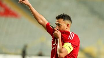 الكاف يختار تريزيجيه ضمن 8 لاعبين قادرين على حسم التأهل لنصف نهائي دوري الأبطال