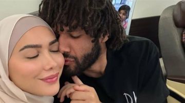 حذف الصور وإلغاء المتابعة.. أنباء عن انفصال محمد النني عن زوجته