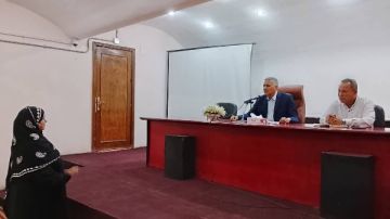 رئيس مدينة القصير يعقد اللقاء الدوري مع المواطنين لبحث مطالبهم رئيس مدينة القصير يعقد اللقاء الدوري مع المواطنين لبحث مطالبهم