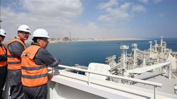 مدبولي يتفقد محطة تداول وتخزين منتجات البترول والغاز المسال بميناء سوميد