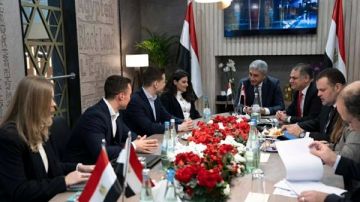 وزير السياحة: مصر دولة مستقرة وآمنة وبعيدة جغرافيا عن التوترات في المنطقة وزير السياحة: مصر دولة مستقرة وآمنة وبعيدة جغرافيا عن التوترات في المنطقة