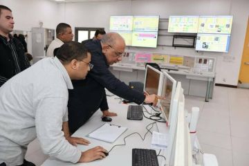 بـ2.05 مليار يورو و15 من إجمالي القدرات.. وزير الكهرباء يتفقد محطة بني سويف