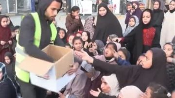 عيد رغم الحصار.. اللجنة المصرية تنجح في إدخال البهجة لقلوب أهالي غزة عيد رغم الحصار.. اللجنة المصرية تنجح في إدخال البهجة لقلوب أهالي غزة