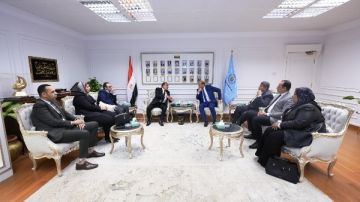 محافظ أسيوط يستقبل وفد نادي هيئة النيابة الإدارية ويؤكد تكاتف المؤسسات ركيزة أساسية لدفع عجلة التنمية محافظ أسيوط يستقبل وفد نادي هيئة النيابة الإدارية ويؤكد تكاتف المؤسسات ركيزة أساسية لدفع عجلة التنمية