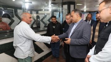 محافظ الشرقية يفاجئ المركز التكنولوجي بمركز أبو كبير ويشدد على سرعة إنهاء طلبات التصالح محافظ الشرقية يفاجئ المركز التكنولوجي بمركز أبو كبير ويشدد على سرعة إنهاء طلبات التصالح