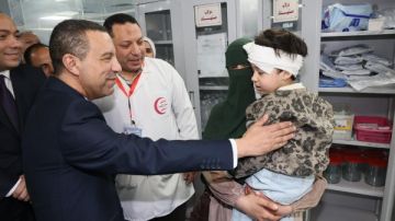 محافظ المنوفية يزور الأسر الفلسطينية بمستشفى شبين الكوم التعليمي للإطمئنان علي حالتهم الصحية ويهديهم العيدية وكحك العيد محافظ المنوفية يزور الأسر الفلسطينية بمستشفى شبين الكوم التعليمي للإطمئنان علي حالتهم الصحية ويهديهم العيدية وكحك العيد