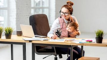 إجازة رعاية الطفل و4 أشهر للوضع.. مزايا المرأة العاملة بقانون الخدمة المدنية في يومها العالمي إجازة رعاية الطفل و4 أشهر للوضع.. مزايا المرأة العاملة بقانون الخدمة المدنية في يومها العالمي