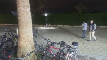 رئيس حي جنوب الغردقة يضبط 10 حالات إشغال مخالفة بالممشى السياحي خلال جولة مسائية رئيس حي جنوب الغردقة يضبط 10 حالات إشغال مخالفة بالممشى السياحي خلال جولة مسائية