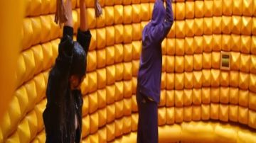 رامز جلال ساخرا من خيرية أبو لبن: حاشرة نفسها في أي كاست