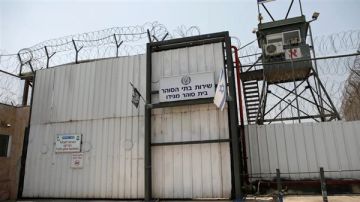 غرف تعذيب بلا رقيب.. تصاعد الانتهاكات ضد الأسرى الفلسطينيين مع انشغال العالم بحرب إيران