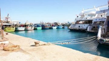 محافظ مطروح: تطوير الميناء البحري الشرقي ونقل مؤقت لمراكب الصيد.. صور محافظ مطروح: تطوير الميناء البحري الشرقي ونقل مؤقت لمراكب الصيد.. صور