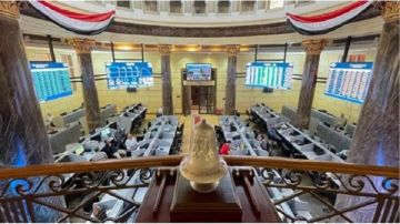 هل البورصة ملاذ آمن للاستثمار وتقلبات العملة؟.. خبير يعلق فيديو