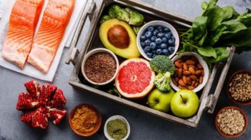 5 أطعمة ومشروبات تعزز ضغط الدم وتقوي المناعة.. تعرف عليها