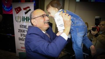 السفارة التركية بالقاهرة تقدم مساعدات لـ 500 فلسطيني بمناسبة شهر رمضان