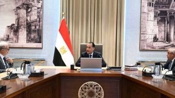 رئيس الوزراء يتابع تحديث برنامج الطروحات .. وقيد 10 شركات بالبورصة خلال أسبوعين