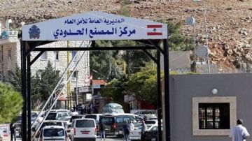 سوريا تغلق معبرها الحدودي مع لبنان بعد تحذير إسرائيلي باستهدافه