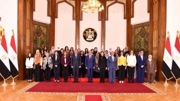  من دموع أم الشهيد إلى عطاء الأم البديلة ورعاية المسنين حكايات إنسانية تتوج المرأة المصرية وتكشف وجه الوطن النبيل