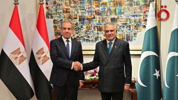 بدء الاجتماع الرباعي بين وزراء خارجية مصر وباكستان وتركيا والسعودية في إسلام أباد بدء الاجتماع الرباعي بين وزراء خارجية مصر وباكستان وتركيا والسعودية في إسلام أباد