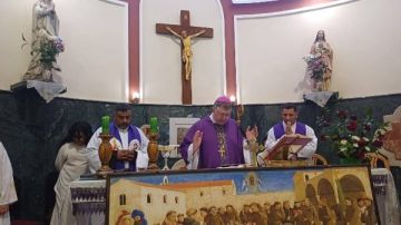 مطران الكنيسة اللاتينية بمصر يختتم زيارته لكنيسة العائلة المقدسة بالأقصر باحتفال يوبيلي