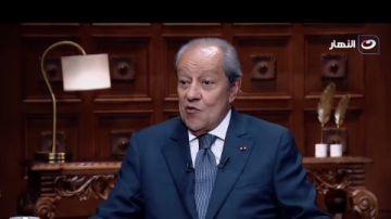 منير فخري عبد النور: بدأت عملي ممثلا لبنك الاتحاد الأوروبي في مصر بألف فرنك فرنسي شهريا منير فخري عبد النور: بدأت عملي ممثلا لبنك الاتحاد الأوروبي في مصر بألف فرنك فرنسي شهريا