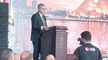 وزير السياحة والآثار: طالبنا شركات الطيران بعدم رفع أسعار رحلاتها بسبب الأحداث الجارية وزير السياحة والآثار: طالبنا شركات الطيران بعدم رفع أسعار رحلاتها بسبب الأحداث الجارية